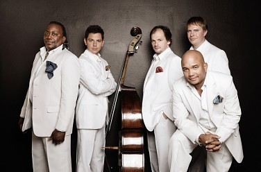 Klazz Brothers & Cuba Percussion