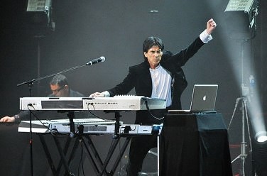 Space and Didier Marouani (     )