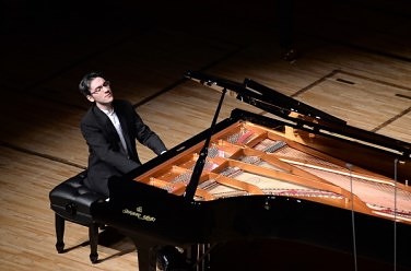     Grand Piano Competition