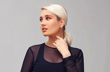 ����� ����