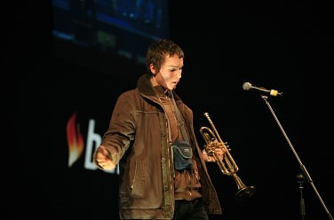  MC