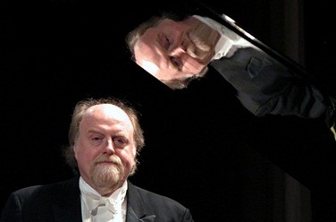 Peter Donohoe /  
