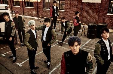 SF9