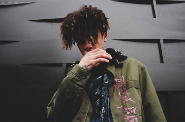 IANN DIOR