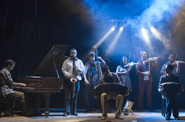  . Orquesta Victoria