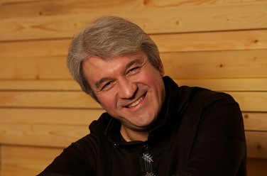  Ѹ
