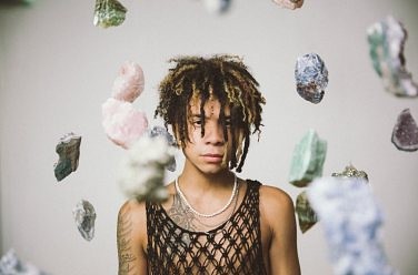 IANN DIOR