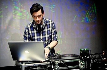 Bonobo / 