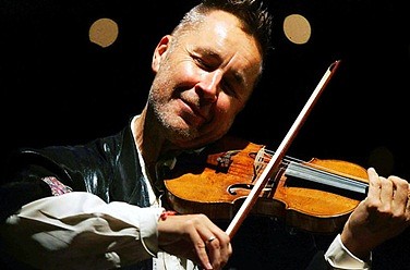      (). Nigel Kennedy 