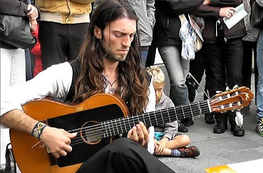 Estas Tonne