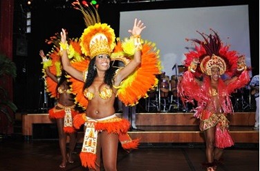  EL CARNAVAL latino